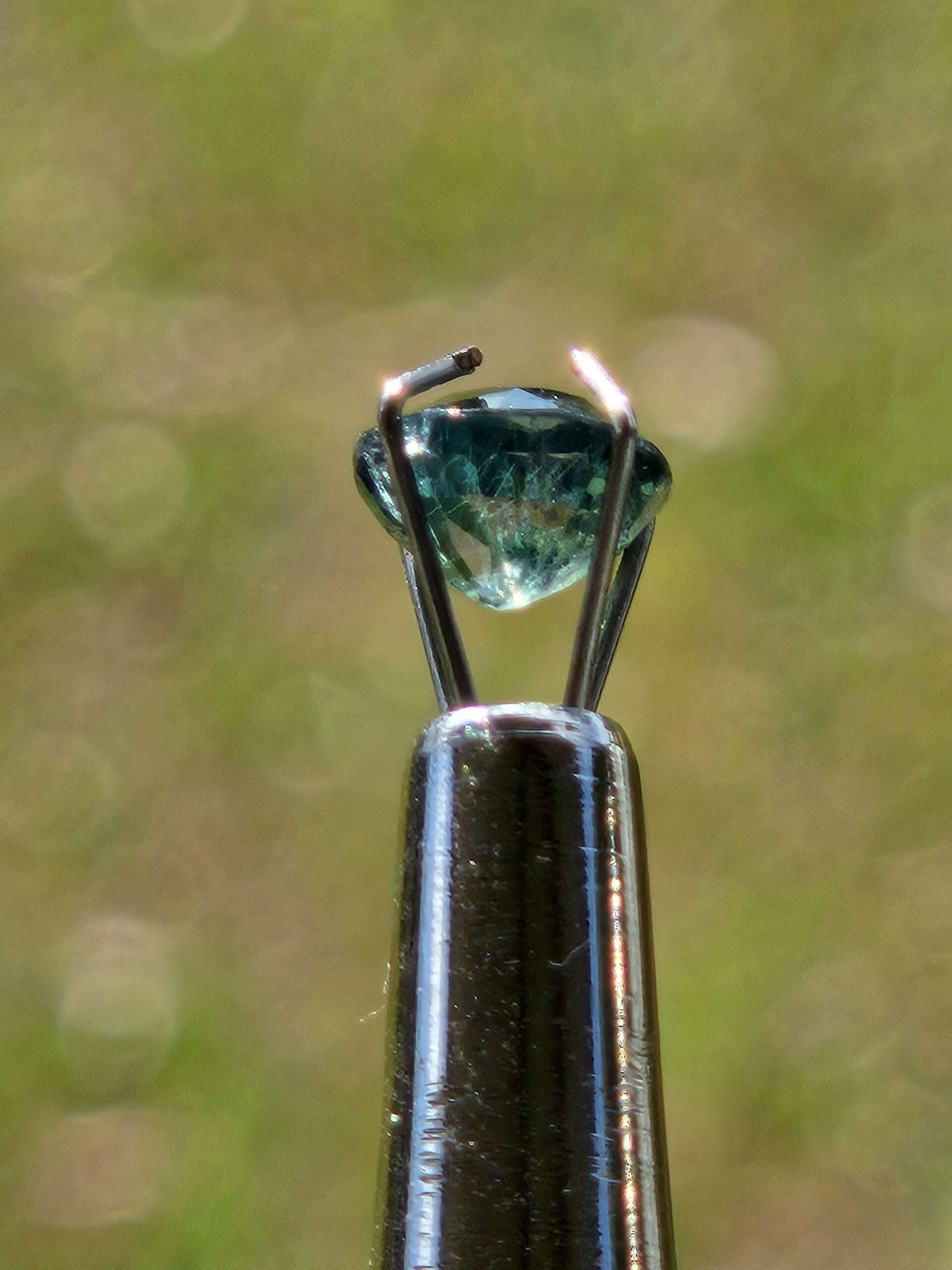 "Reverse" Colour Change Australian Sapphire - 1.13cts - Image 3