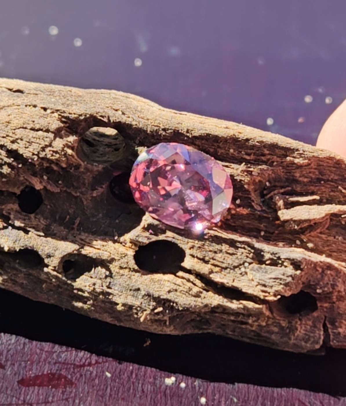 Colour Change Zircon - 2.85cts - Image 3