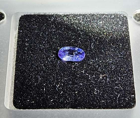 Colour Change UV Reactive Sapphire - .50cts - Image 3